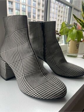 Maison Margiela Paris. MM6 Glen Check Plaid Print Ankle Boots White Black